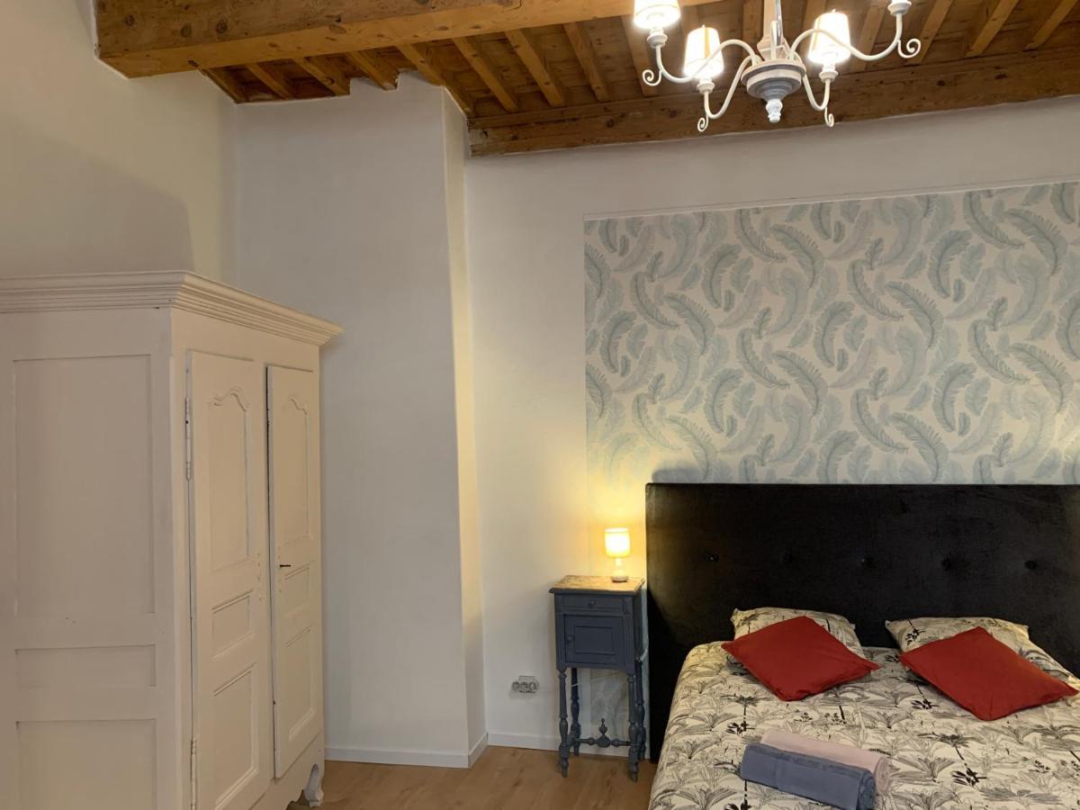 Appartement De Charme Dans Le Coeur Historique D'Uzès Exteriör bild