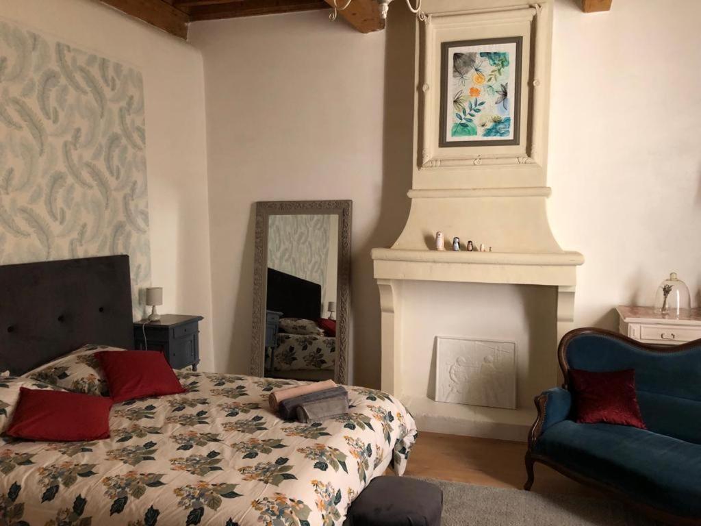 Appartement De Charme Dans Le Coeur Historique D'Uzès Exteriör bild